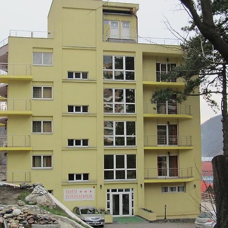 Hotel International Бэиле-Еркулане Экстерьер фото