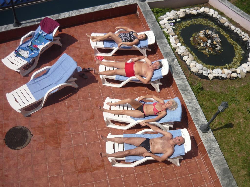 Hotel International Бэиле-Еркулане Экстерьер фото