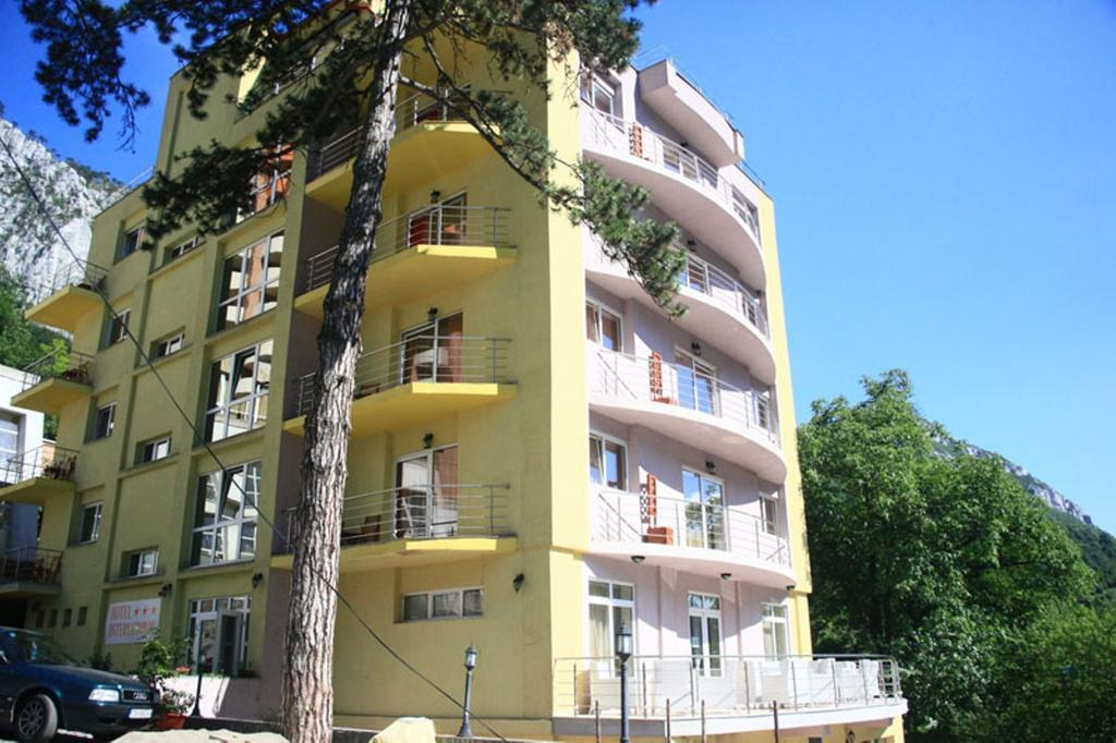 Hotel International Бэиле-Еркулане Экстерьер фото