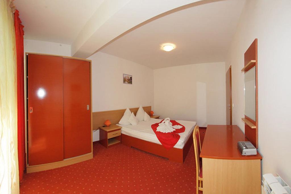 Hotel International Бэиле-Еркулане Экстерьер фото